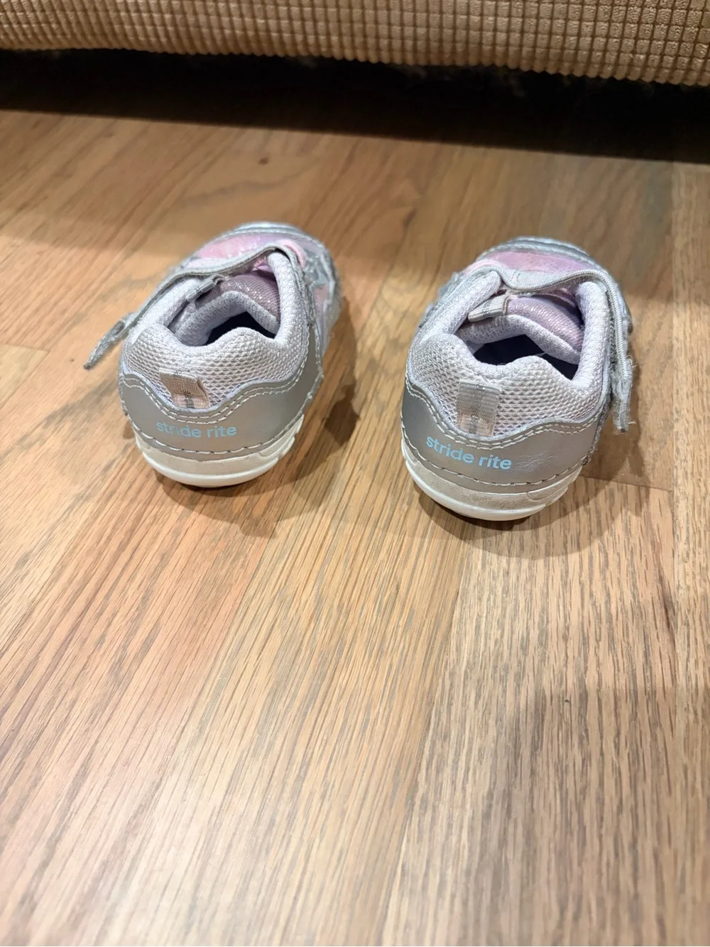 Stride rite soft motion little girl sneakers, size 3.5W